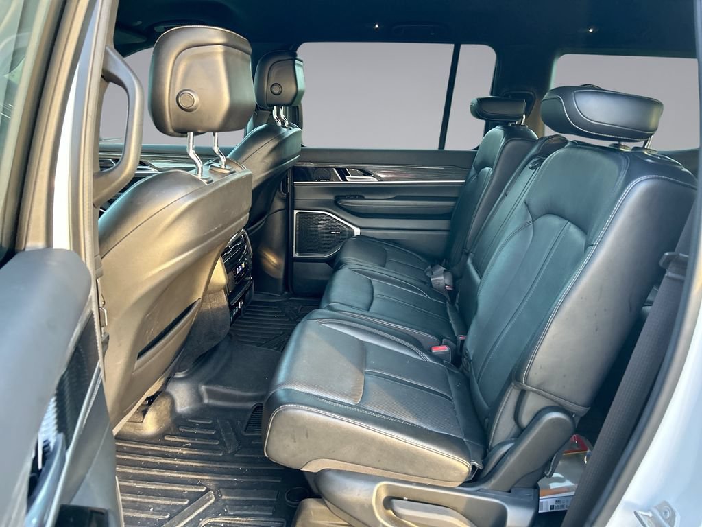 Used 2022 Jeep Wagoneer Series III RWD image 31
