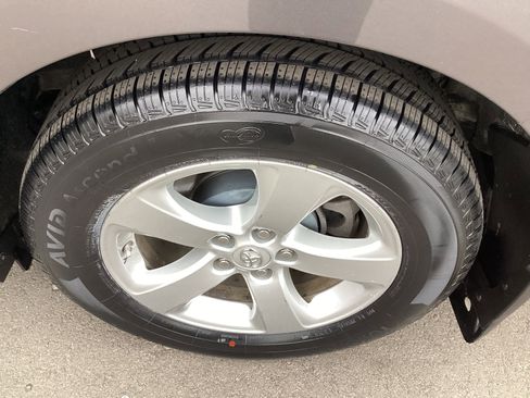 Used 2015 Toyota Sienna L image 20