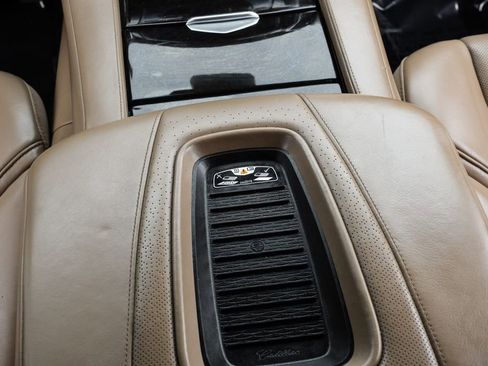 Used 2019 Cadillac Escalade Platinum AWD/4WD image 34