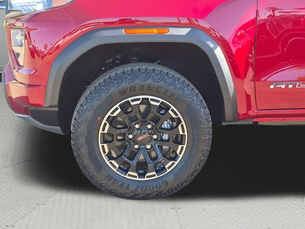 New 2026 GMC Canyon AT4 w/ AT4 Premium Package AWD/4WD image 32