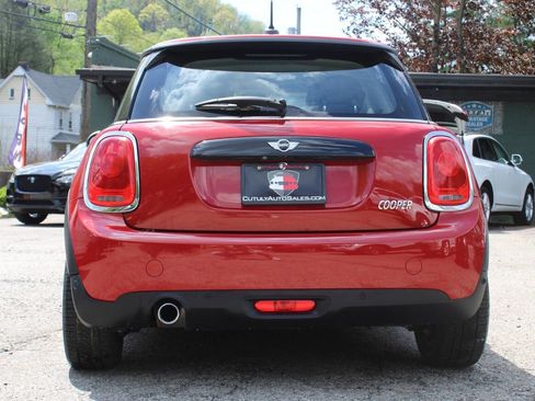 Used 2018 MINI Cooper 2-Door Hardtop w/ Signature Line Package FWD image 7