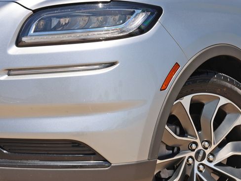 Used 2021 Lincoln Nautilus Reserve FWD image 12