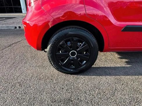 Used 2013 Kia Soul FWD image 20