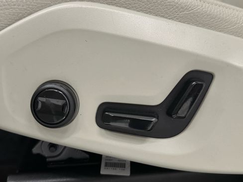 Used 2024 Volvo XC90 B5 Plus image 12