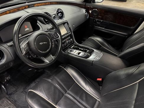 Used 2016 Jaguar XJ R-Sport image 33