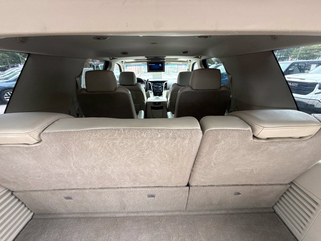 Used 2017 Cadillac Escalade Luxury AWD/4WD image 8