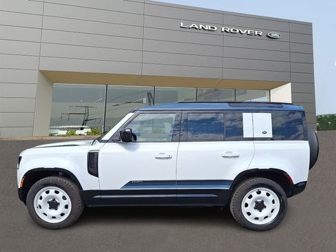 Used 2024 Land Rover Defender 110 S AWD/4WD image 8