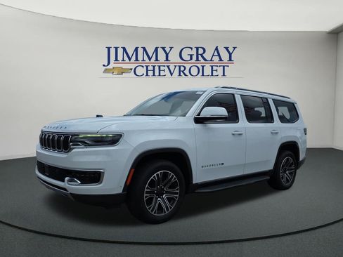 Used 2022 Jeep Wagoneer Series III RWD image 1