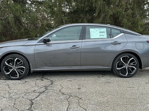 New 2025 Nissan Altima 2.5 SR FWD image 12