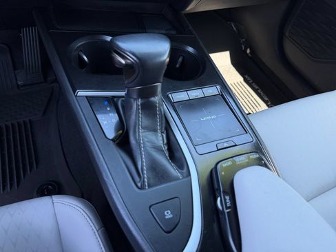 Used 2020 Lexus UX 200 w/ Accessory Package 2 FWD image 28