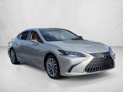 Certified 2022 Lexus ES 350 Ultra Luxury w/ Accessory Package image 3