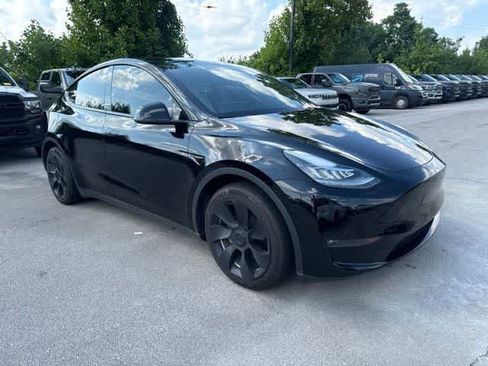 Used 2021 Tesla Model Y Long Range AWD/4WD image 3