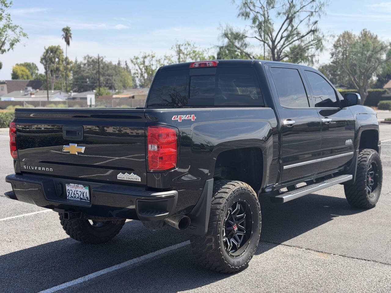 Used 2014 Chevrolet Silverado 1500 High Country w/ High Country Premium Package AWD/4WD image 3