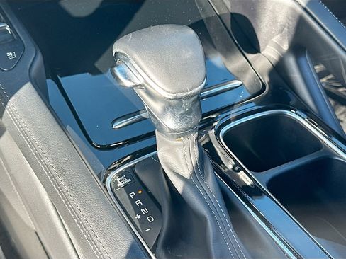 Used 2024 Kia Telluride EX w/ EX Captain's Chair Package FWD image 17
