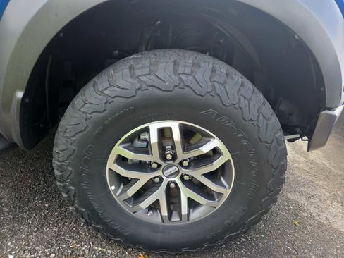 Used 2018 Ford F150 Raptor w/ Equipment Group 802A Luxury AWD/4WD image 2