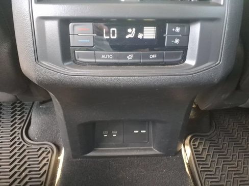 Used 2023 Volkswagen Atlas SE FWD image 13