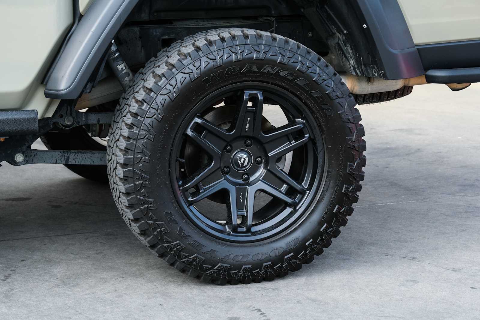 Used 2022 Jeep Gladiator Rubicon AWD/4WD image 23