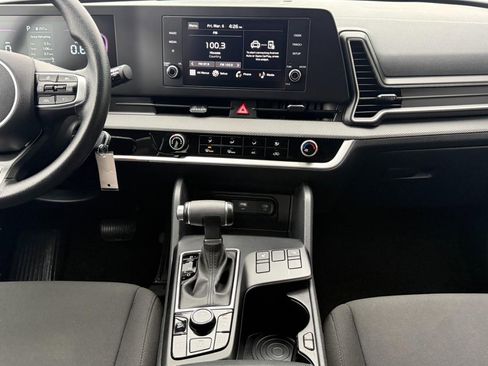 Certified 2025 Kia Sportage LX image 32