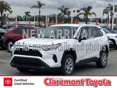 Certified 2025 Toyota RAV4 LE image 1