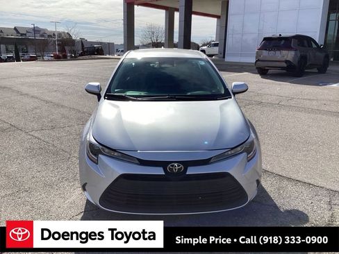 Used 2024 Toyota Corolla LE image 2