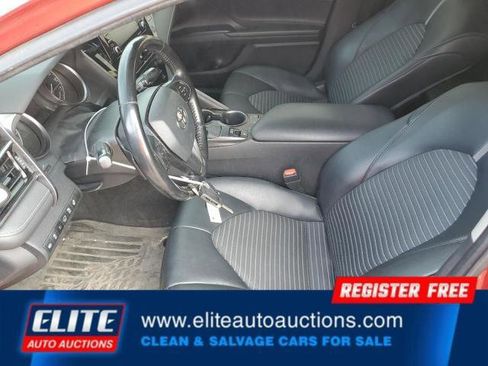 Used 2021 Toyota Camry SE w/ Cold Weather Package image 14