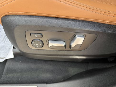 Used 2024 BMW X5 sDrive40i w/ Premium Package RWD image 26