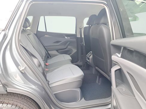 New 2025 Volkswagen Tiguan SE FWD image 16