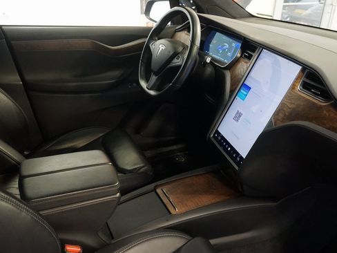 Used 2020 Tesla Model X Long Range image 24