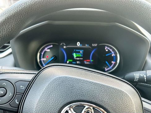Used 2024 Toyota RAV4 XLE AWD/4WD image 40