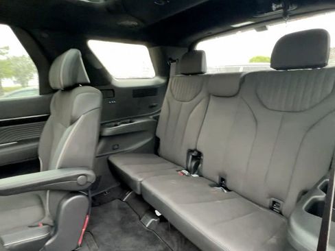 Certified 2025 Hyundai Palisade Calligraphy image 40