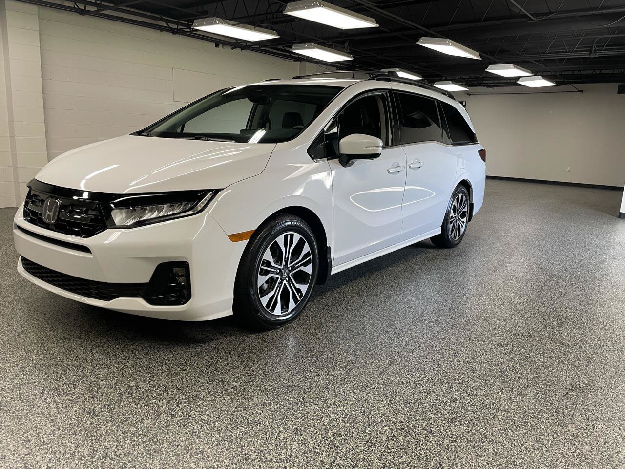 Used 2026 Honda Odyssey Elite image 8