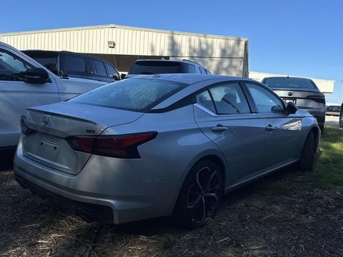 Used 2025 Nissan Altima 2.5 SR FWD image 15