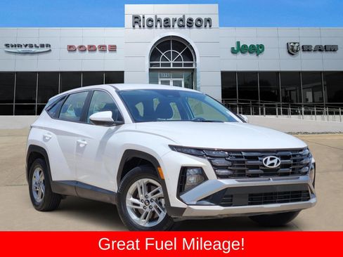 Used 2025 Hyundai Tucson SE FWD image 1