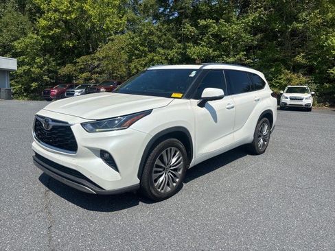 Used 2021 Toyota Highlander Platinum FWD image 11