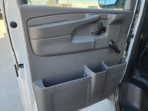 Used 2008 Chevrolet Express 2500 image 7