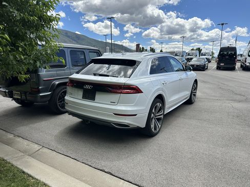 Used 2019 Audi Q8 Premium Plus w/ Premium Plus AWD/4WD image 4