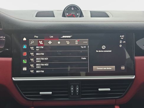 Used 2022 Porsche Cayenne AWD/4WD image 25