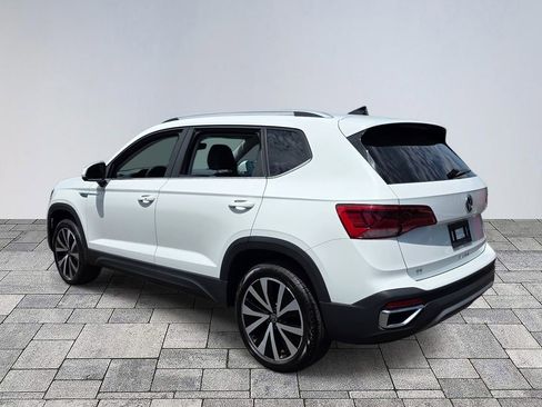 Used 2023 Volkswagen Taos SE FWD image 5