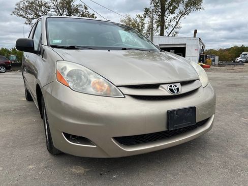 Used 2009 Toyota Sienna LE image 4