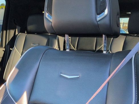 Certified 2025 Cadillac Escalade ESV Premium Luxury image 24