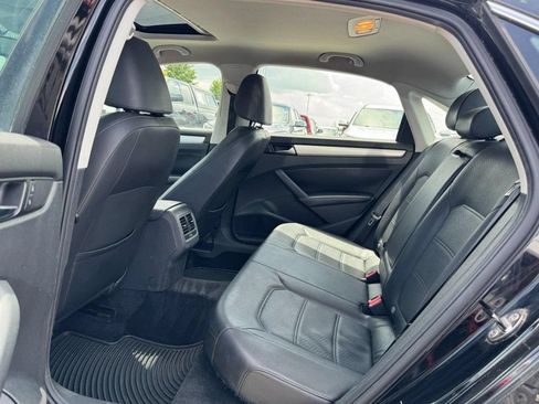 Used 2013 Volkswagen Passat 2.5 SE FWD image 10