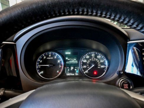 Used 2014 Mitsubishi Outlander SE AWD/4WD image 33