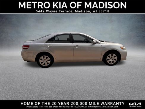 Used 2011 Toyota Camry LE FWD image 7
