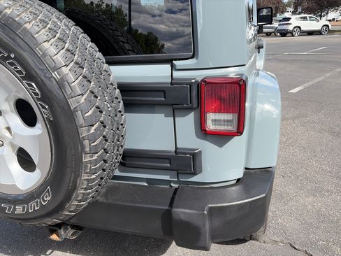 Used 2014 Jeep Wrangler Unlimited Sahara w/ Max Tow Package AWD/4WD image 24