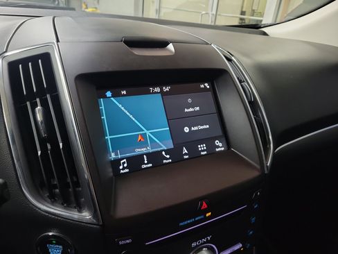 Used 2018 Ford Edge Titanium w/ Technology Package image 27