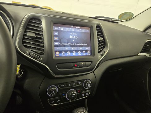Used 2022 Jeep Cherokee Latitude w/ Sun & Sound Group AWD/4WD image 23