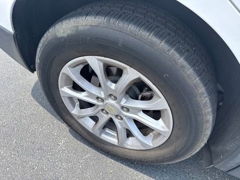 Used 2020 Chevrolet Equinox LT w/ Driver Convenience Package FWD image 10