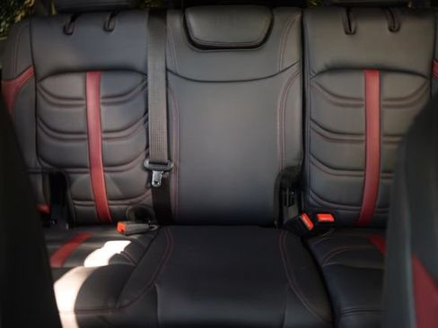 Used 2019 Jeep Wrangler Unlimited Sahara AWD/4WD image 15
