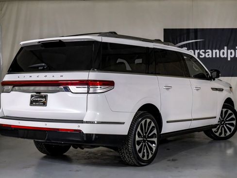 Used 2022 Lincoln Navigator L Reserve image 8