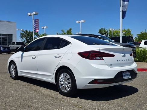 Used 2019 Hyundai Elantra SE w/ Cargo Package FWD image 6